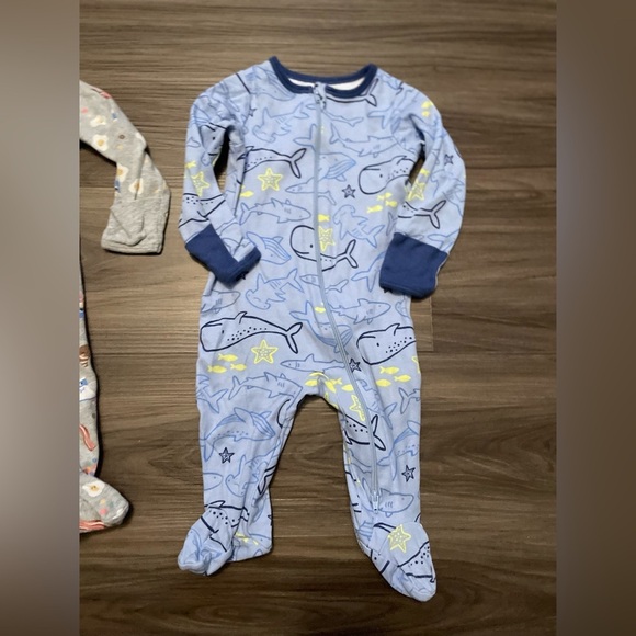 Wonder Nation Gray Breakfast print and Blue whales print Baby Footies size 3/6M - Picture 4 of 5